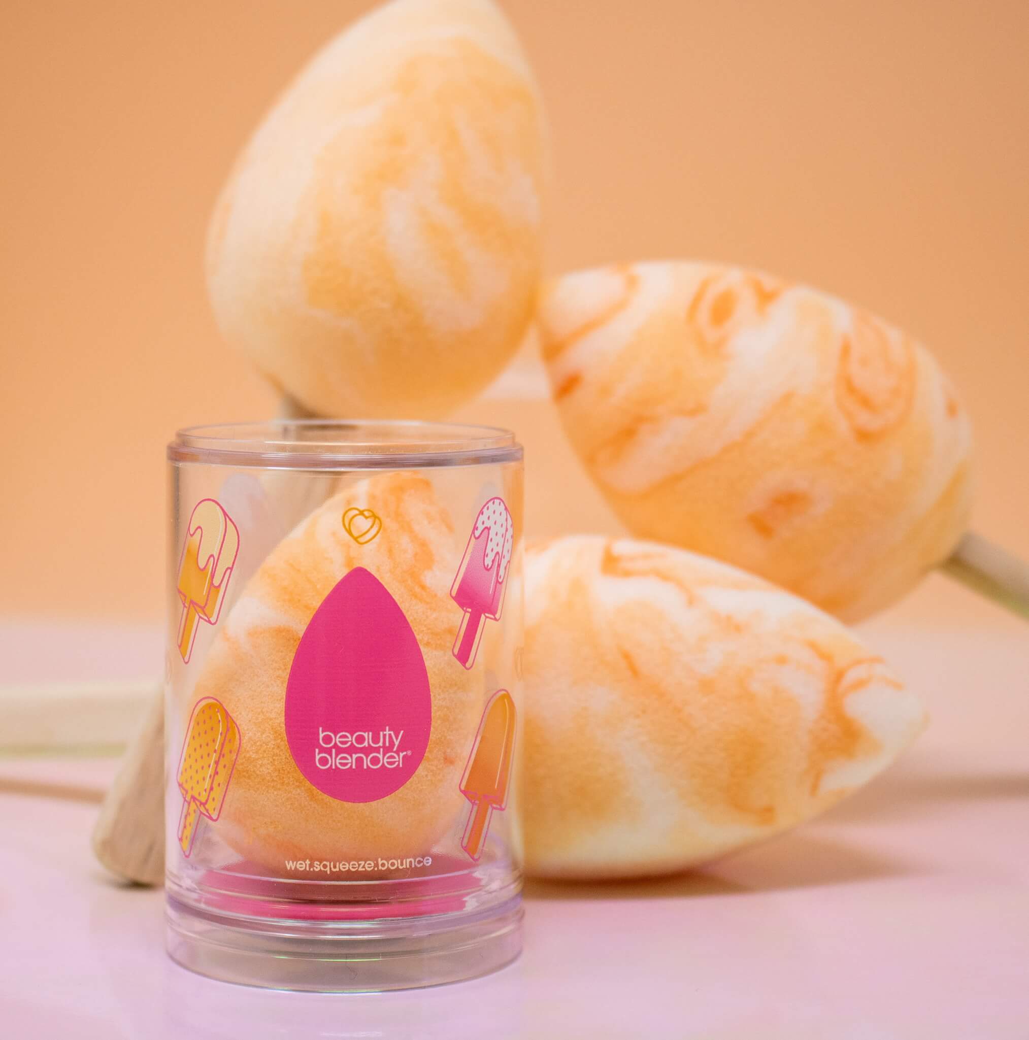 BEAUTYBLENDER® DREAM SWIRL Makeup Sponge